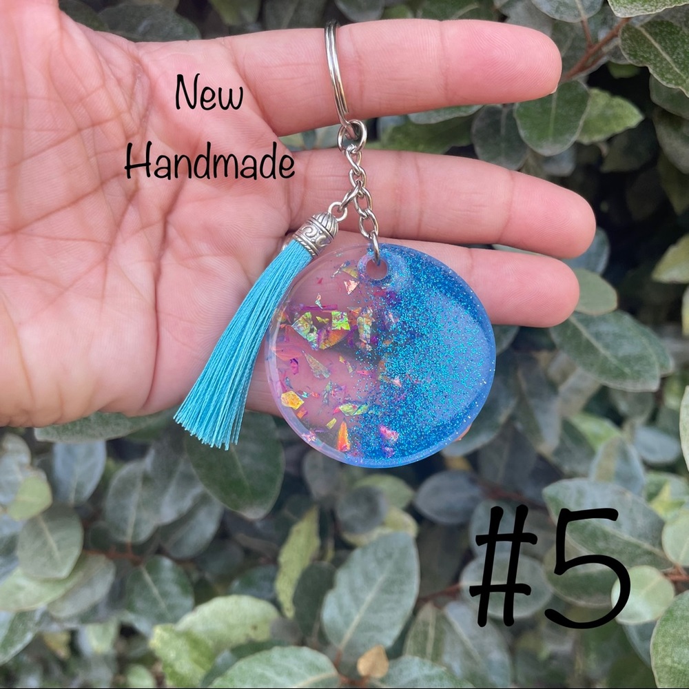 Art resin keychain (#5)